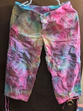 Women's Ice Tie-Dye Capri Cargo Pants in Pink Multicolor